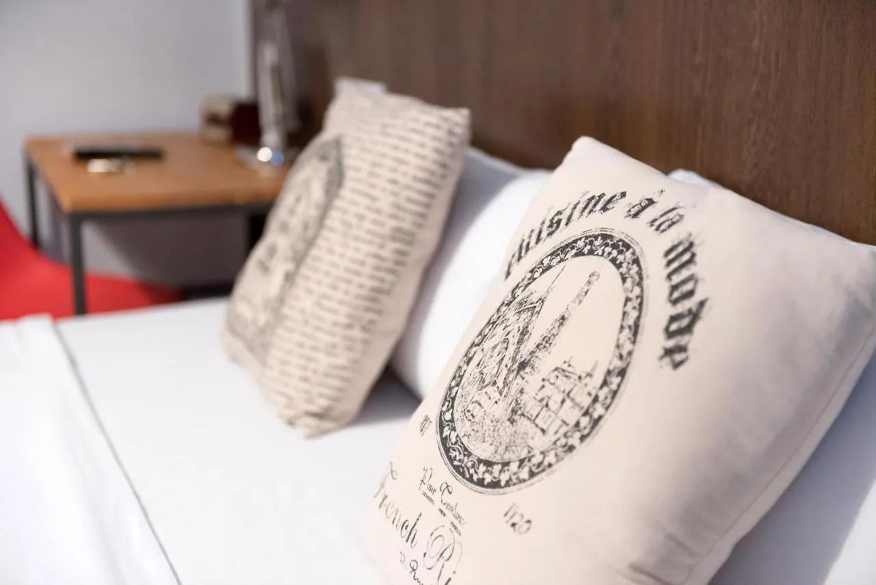 Traveller House 8 Bedroom Apartment Barcelona 0*,  Spanien