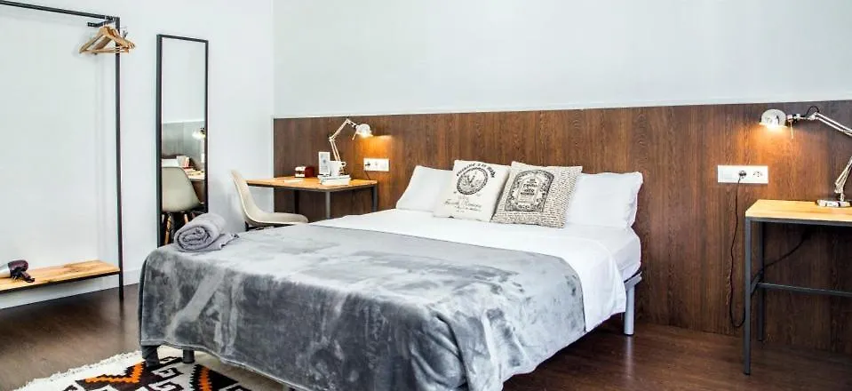 Traveller House 8 Bedroom Apartment Barcelona Spanien